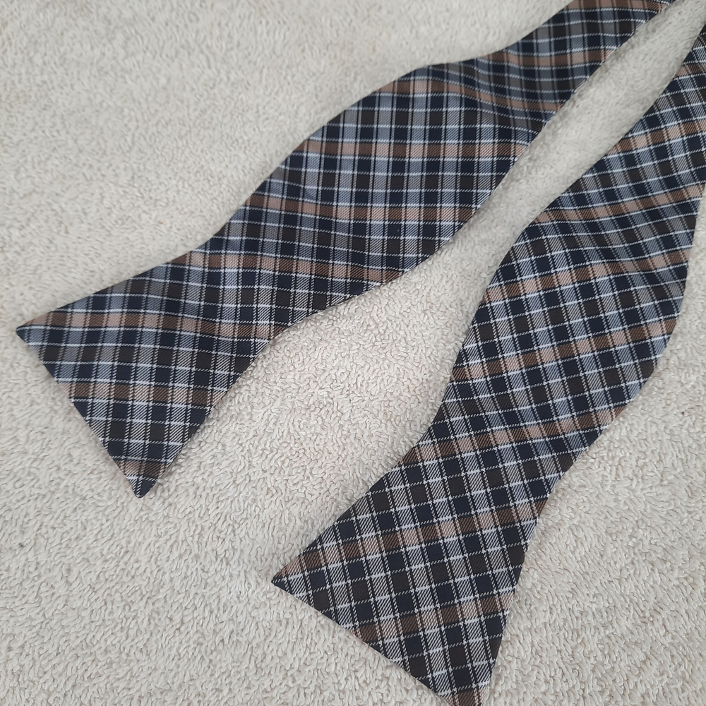New Jos A Bank 1905 Plaid Men's Bow Tie in Black and Brown